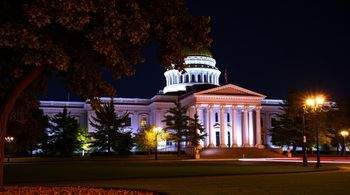 "Срок перехода управляющих компаний в Мах: информация от Госдумы"